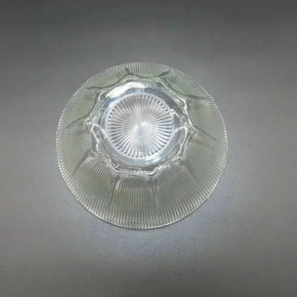 Vintage 1940's ribbed depression glass fruit bowl, RARE ribbed fluted glass 8" b - Picture 5 of 5